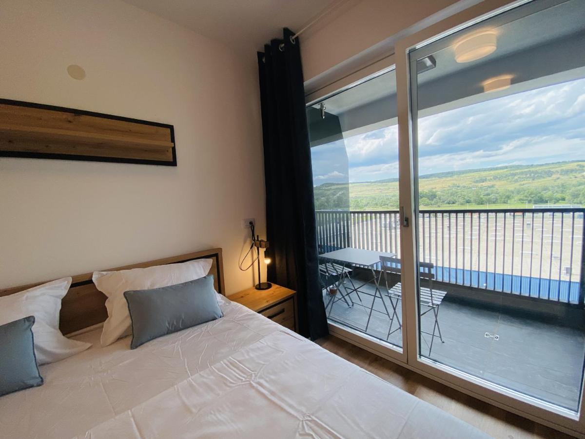 Deluxe Apartment With Balcony And Private Parking In Colvmna Residence Cluj-Napoca Buitenkant foto