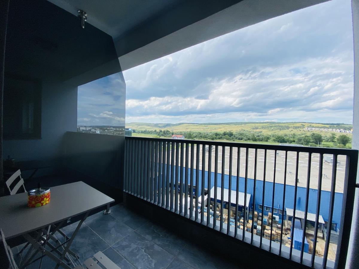 Deluxe Apartment With Balcony And Private Parking In Colvmna Residence Cluj-Napoca Buitenkant foto