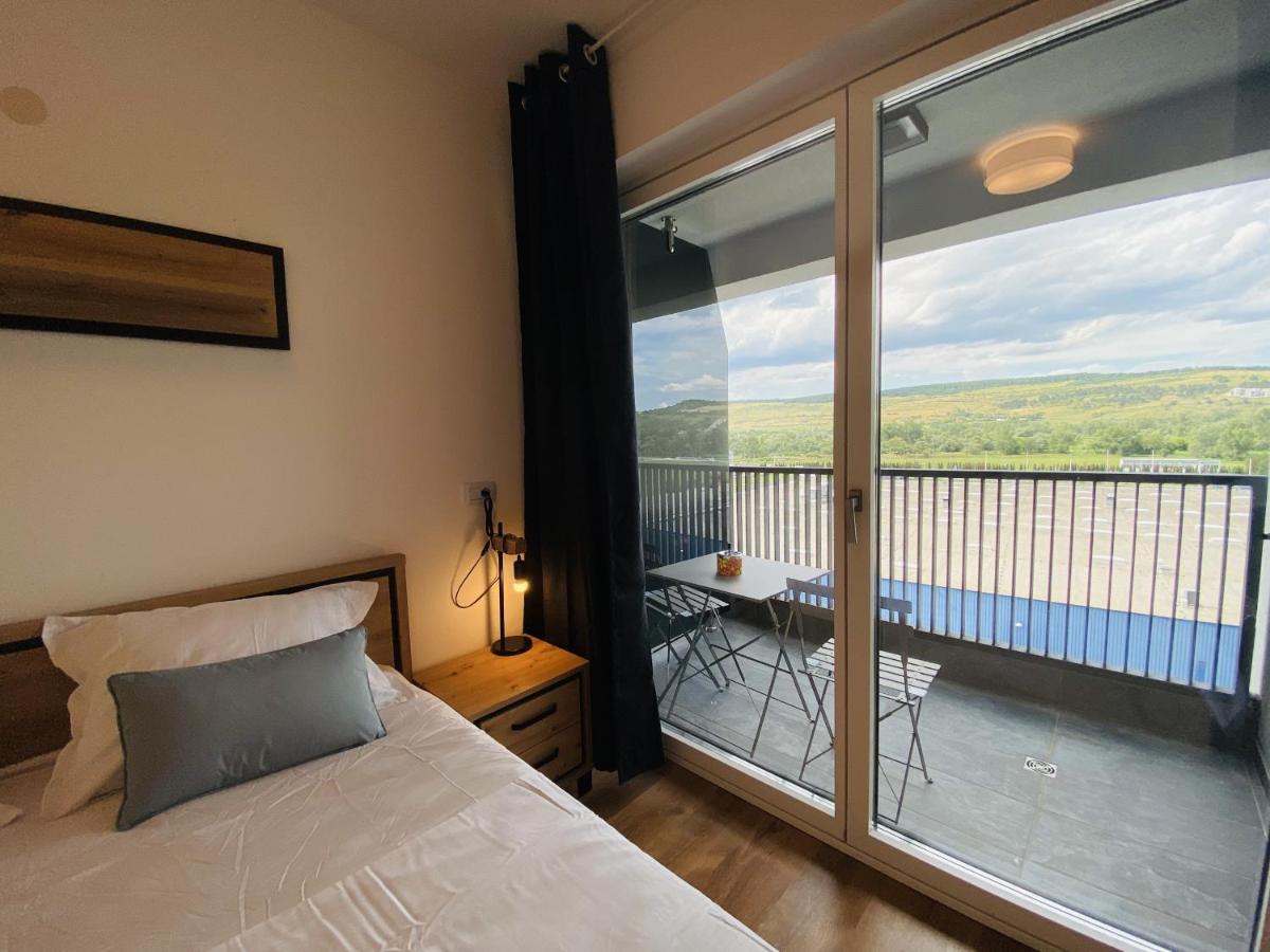 Deluxe Apartment With Balcony And Private Parking In Colvmna Residence Cluj-Napoca Buitenkant foto