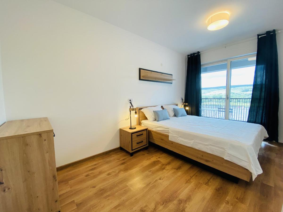 Deluxe Apartment With Balcony And Private Parking In Colvmna Residence Cluj-Napoca Buitenkant foto