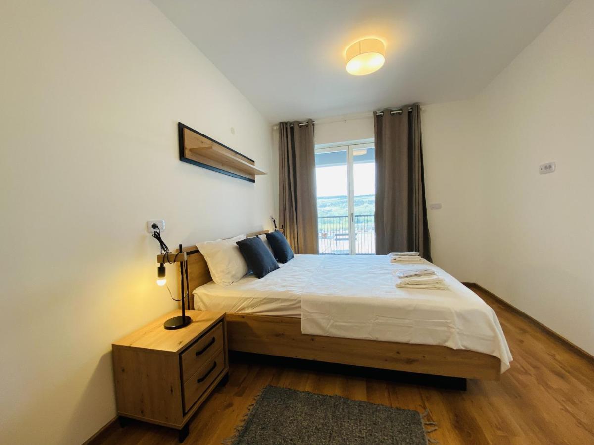 Deluxe Apartment With Balcony And Private Parking In Colvmna Residence Cluj-Napoca Buitenkant foto