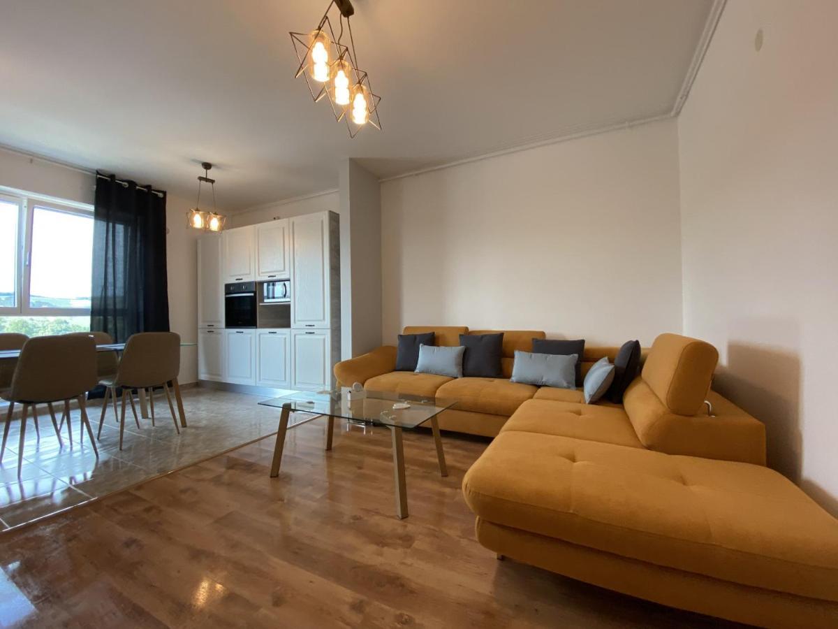 Deluxe Apartment With Balcony And Private Parking In Colvmna Residence Cluj-Napoca Buitenkant foto