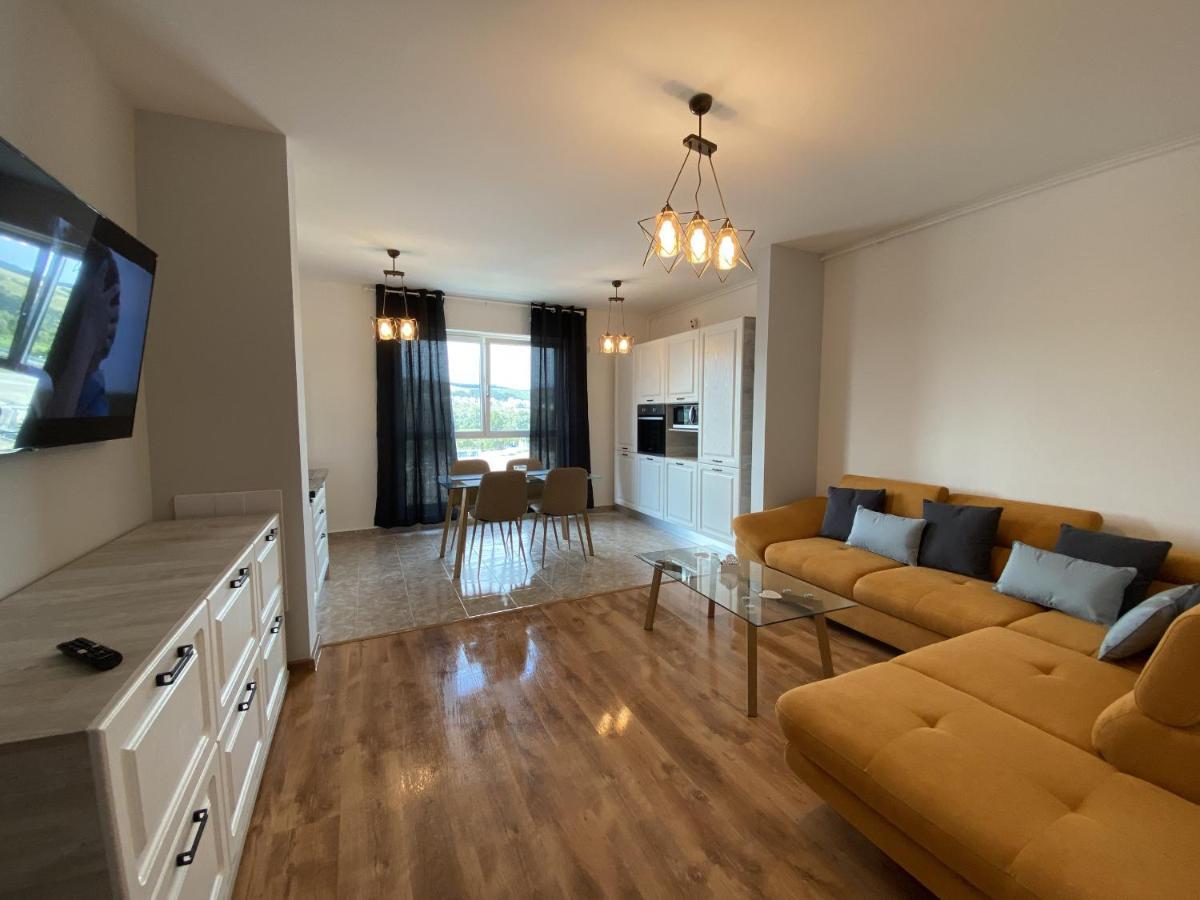 Deluxe Apartment With Balcony And Private Parking In Colvmna Residence Cluj-Napoca Buitenkant foto